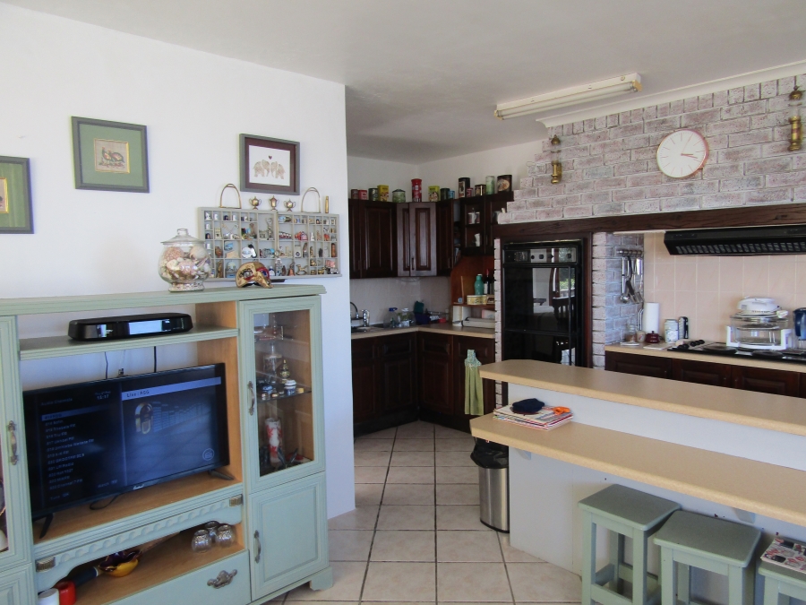 5 Bedroom Property for Sale in Oyster Bay Eastern Cape